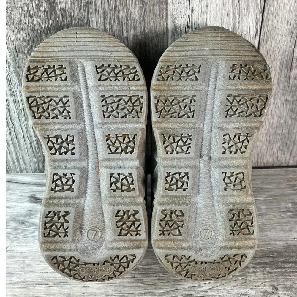 OshKosh Bgosh Toddler Boys Gray Red Closed Toe Water Sandals Size 7 OS24Q22H